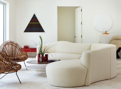 How to Coordinate Sofa Pillows Like a Design Pro - Welsh Design Studio