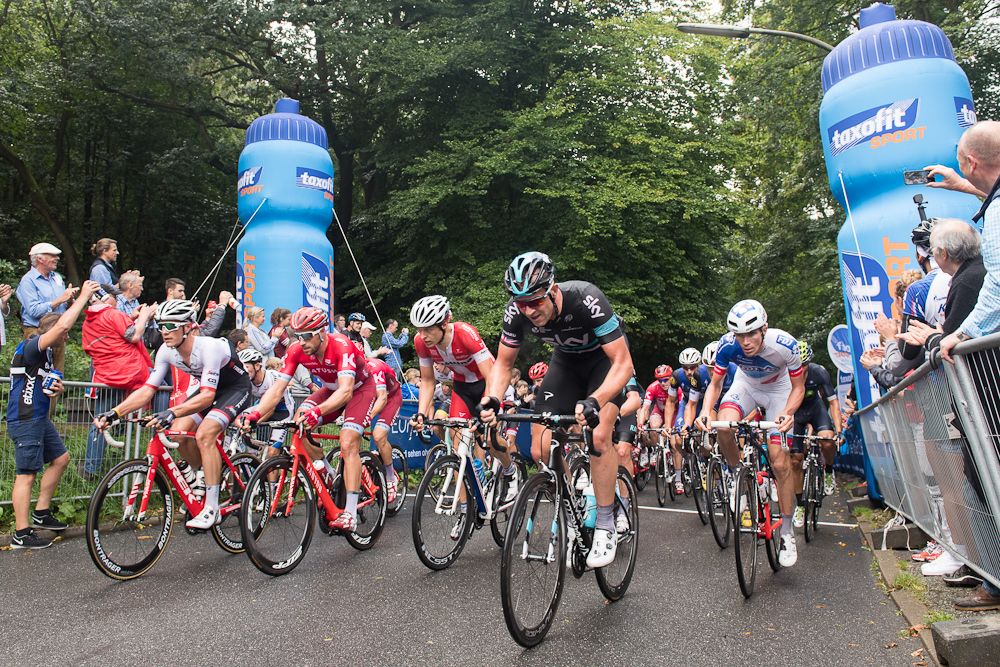 Athletes ride in the pack during the Euroeyes Cyclassics Hamburg