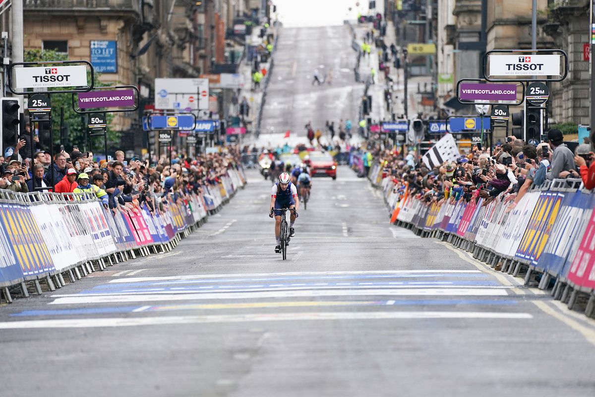 Julie Bego of France won the Junior Women's road race