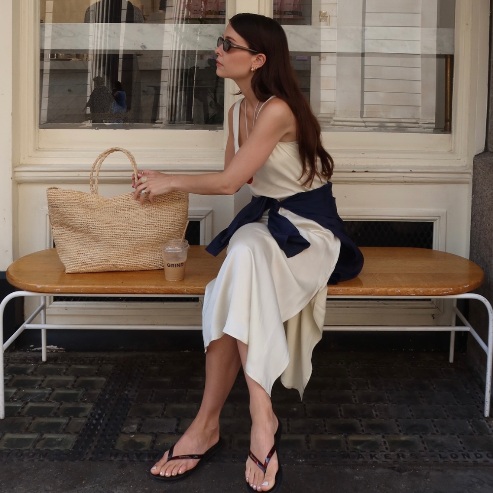 how to build a summer capsule wardrobe 2026