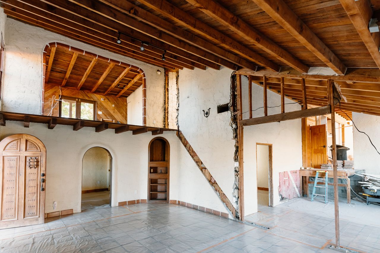 Before image bobby berk casa tierra