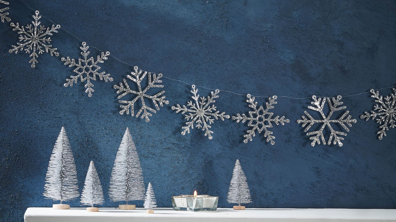 Silver Glitter Snowflake Garland