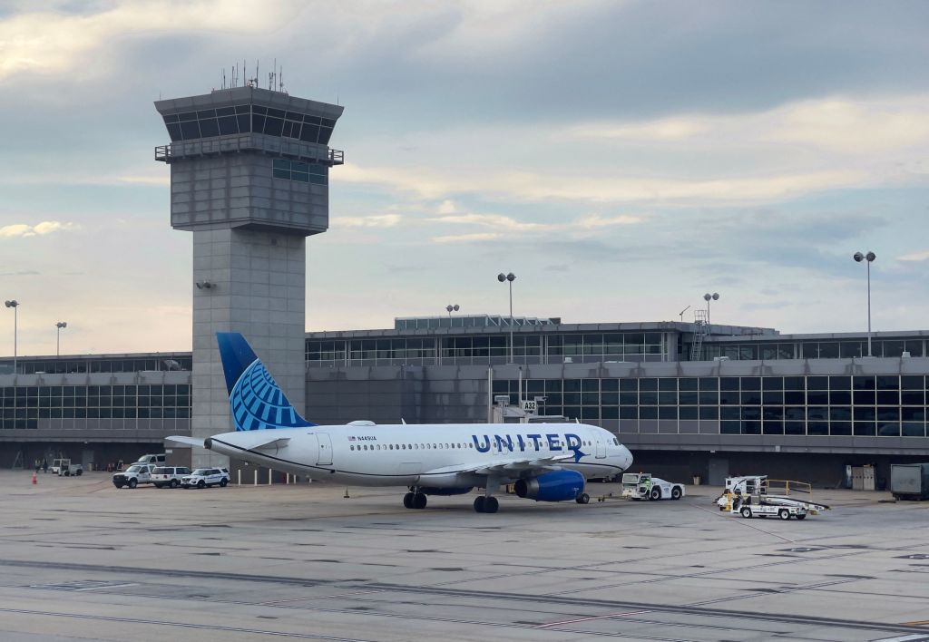 United Airlines aircraft.