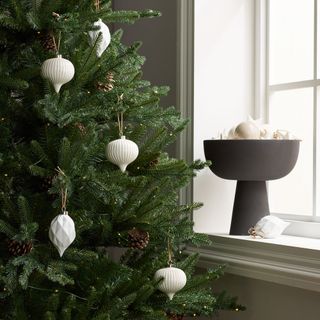 christmas tree with white decorations