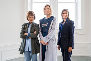 Doctor Who standing with Tegan and Ace