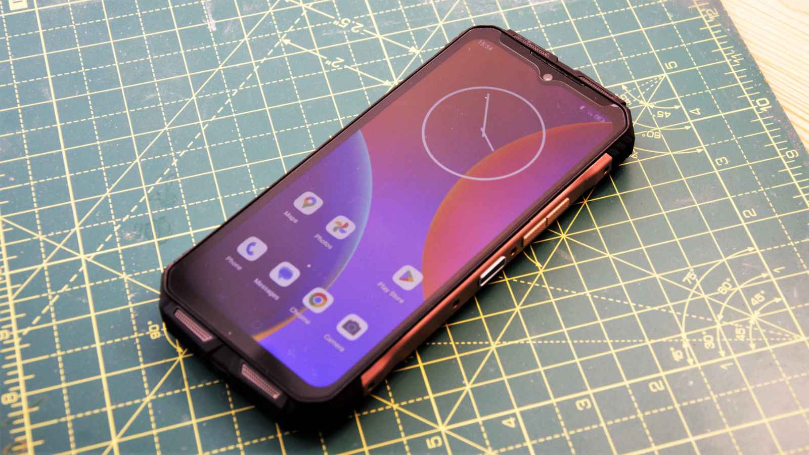 Doogee V30T in Gold