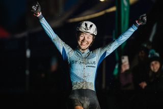 Ava Holmgren wins elite women's Canadian cyclocross title