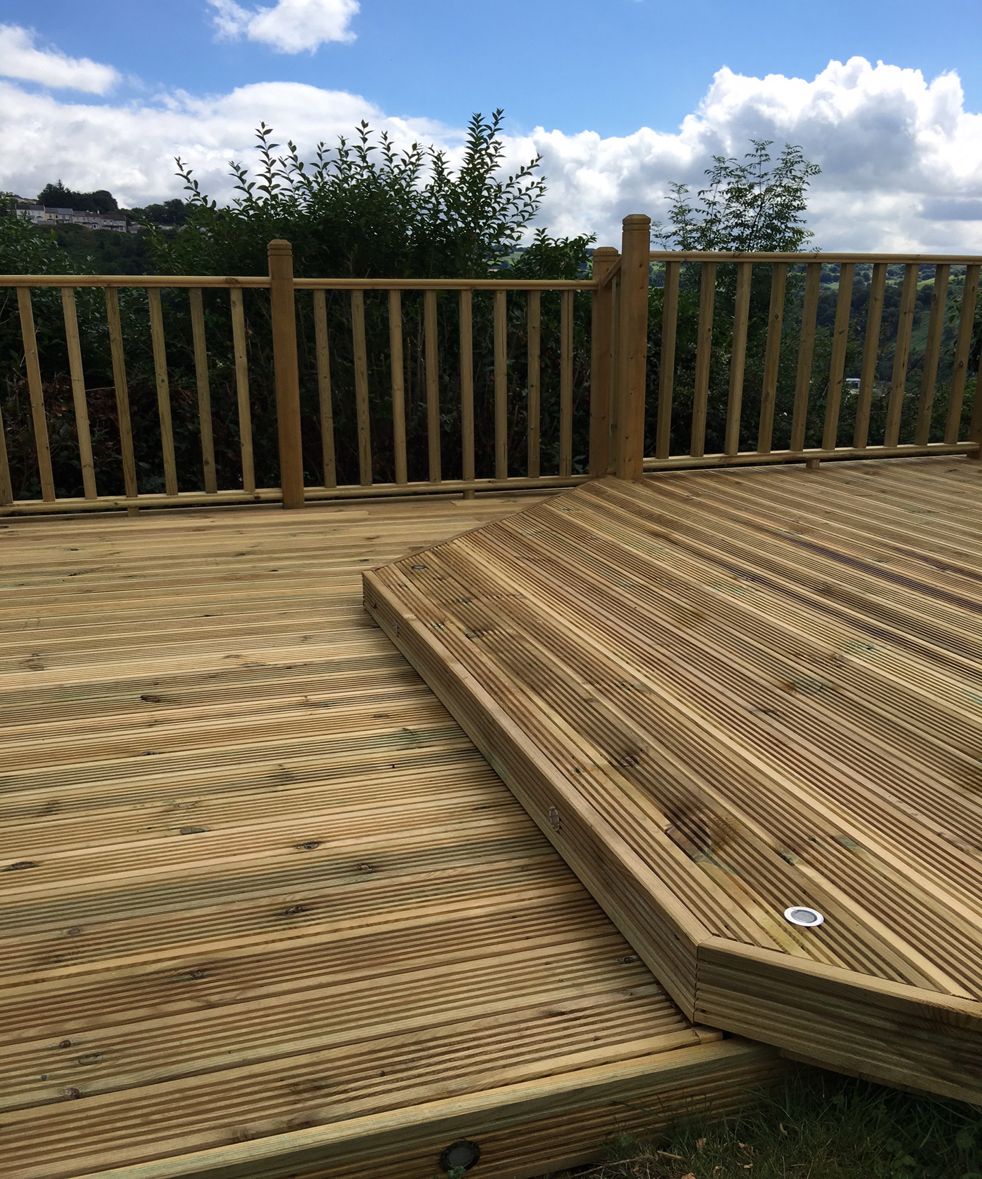 Wood Decking Vs Composite Which Is Right for Your Garden? Homebuilding