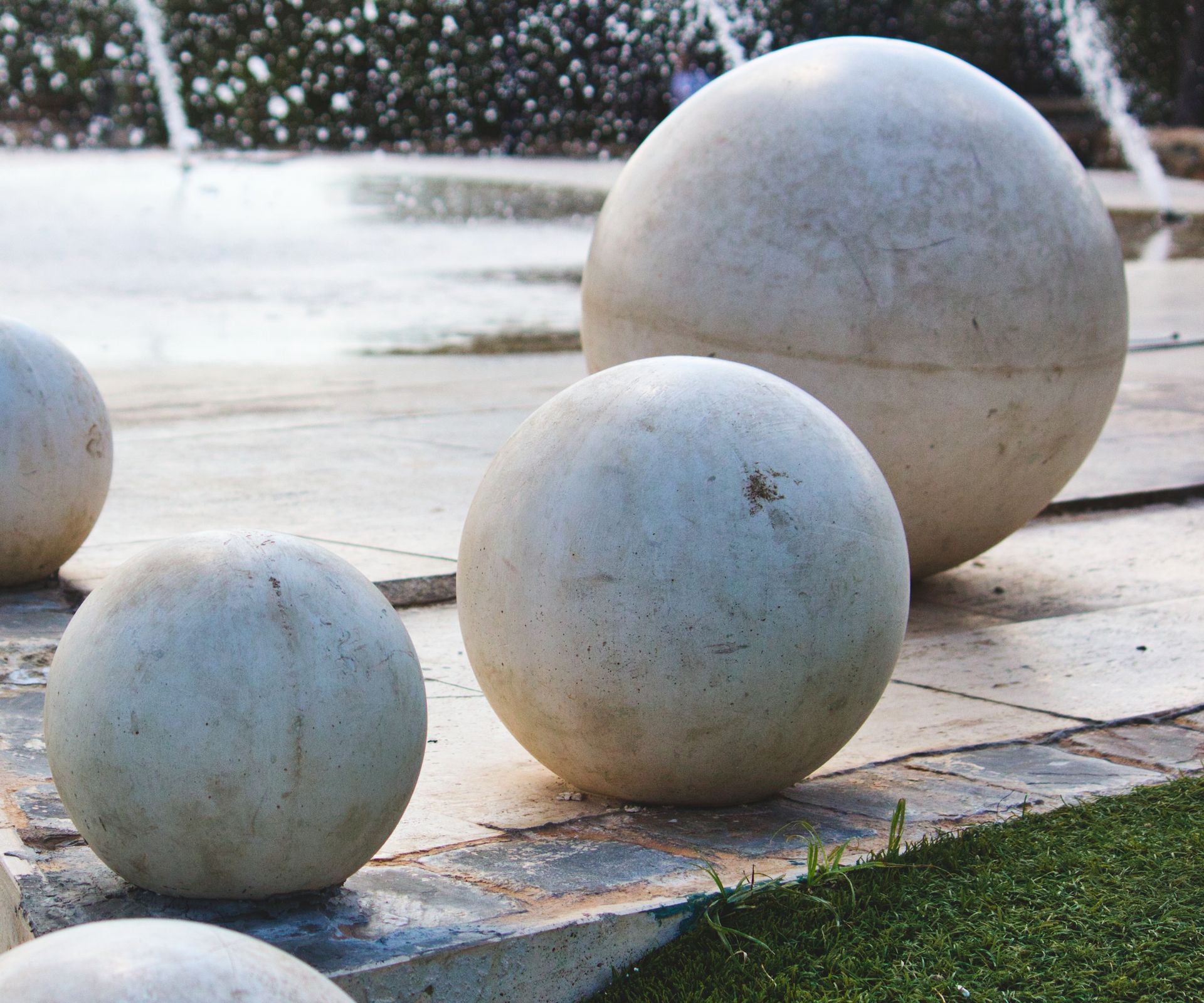 How to use sculpture in a winter garden