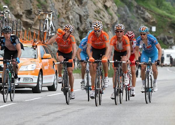 Two Euskaltel - Euskadi riders lead a group 10 minutes down on the leaders.