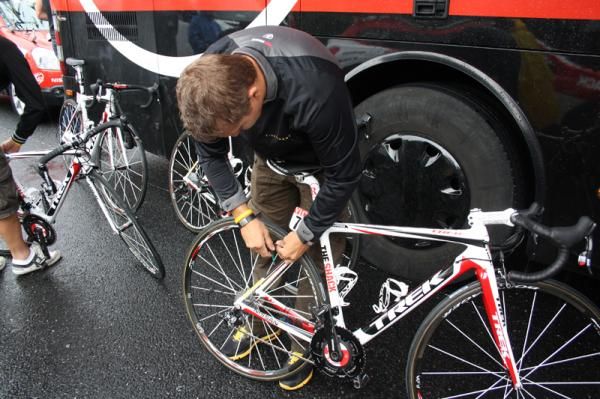 Levi Leipheimer has is bike checked