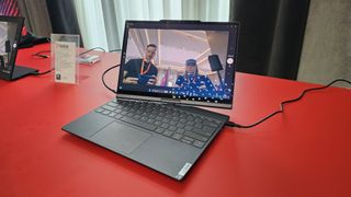 Lenovo Auto Twist AI PC concept