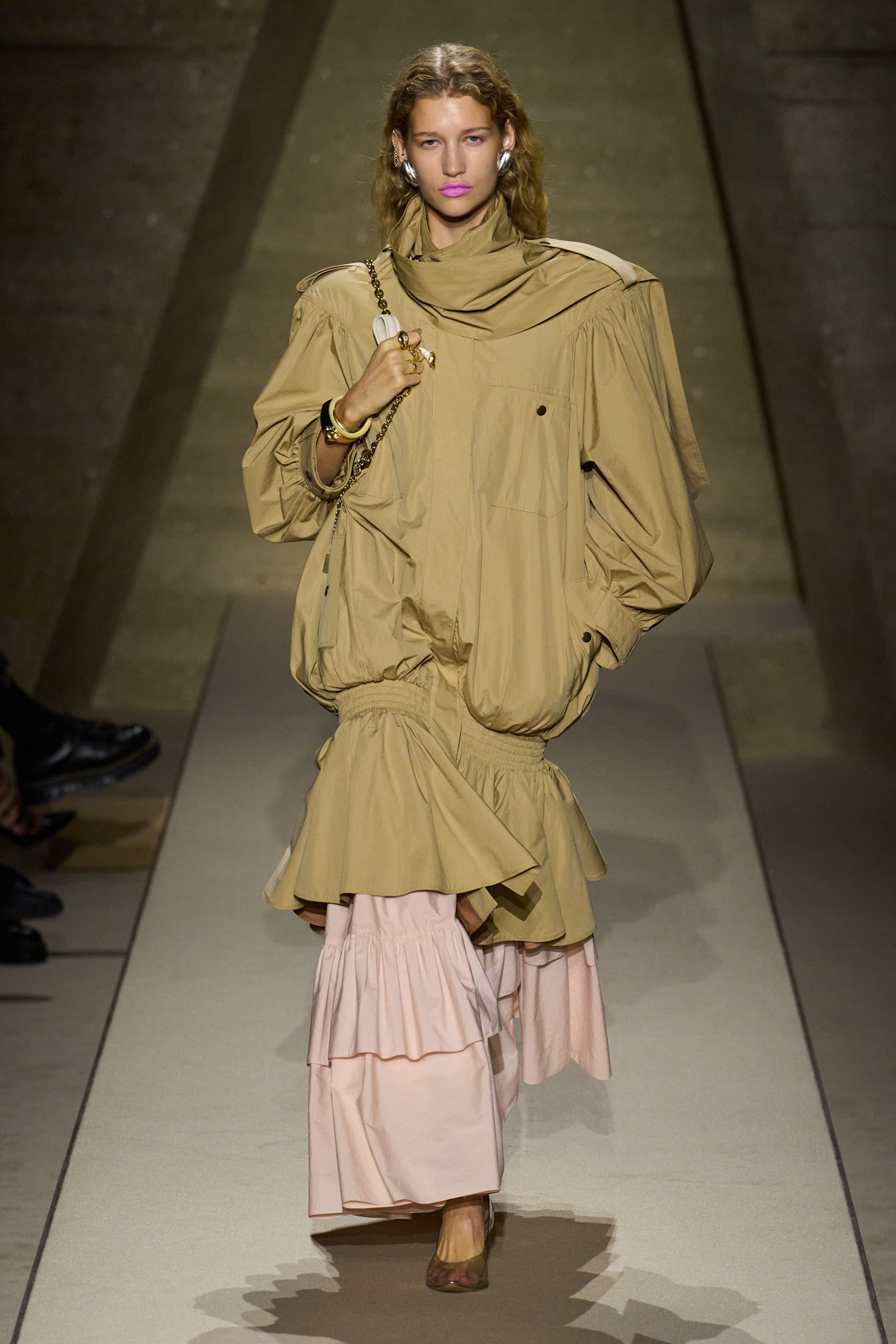 chloe spring/summer 2026 runway funnel neck trend