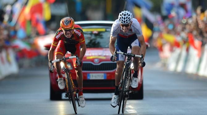 Rui Costa (Portugal) outsprints Joaquim Rodr&iacute;guez (Spain) for the World Championships gold medal