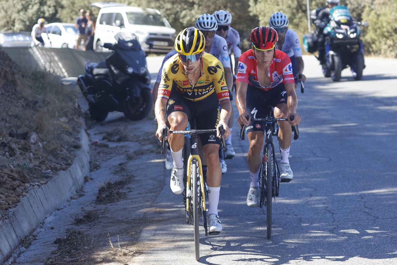 nVuelta Espana 2022 - 77th edition - 15th stage Martos - Sierra Nevada 152,6 km - 04/09/2022 - Primoz Roglic (SLO - Team Jumbo - Visma) - Remco Evenepoel (BEL - Quick-Step Alpha Vinyl Team) - photo Luis Angel Gomez/SprintCyclingAgency&Acirc;&copy;2022