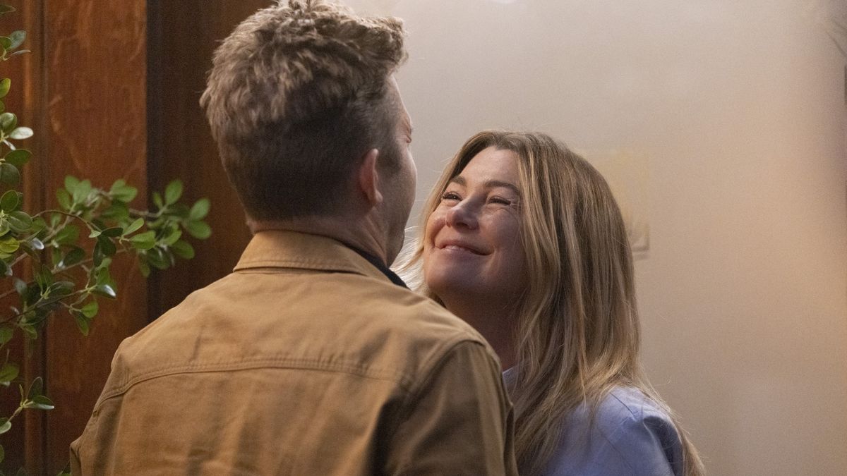 Ellen Pompeo as Meredith Grey smiling at Nick in Grey&#039;s Anatomy season 19