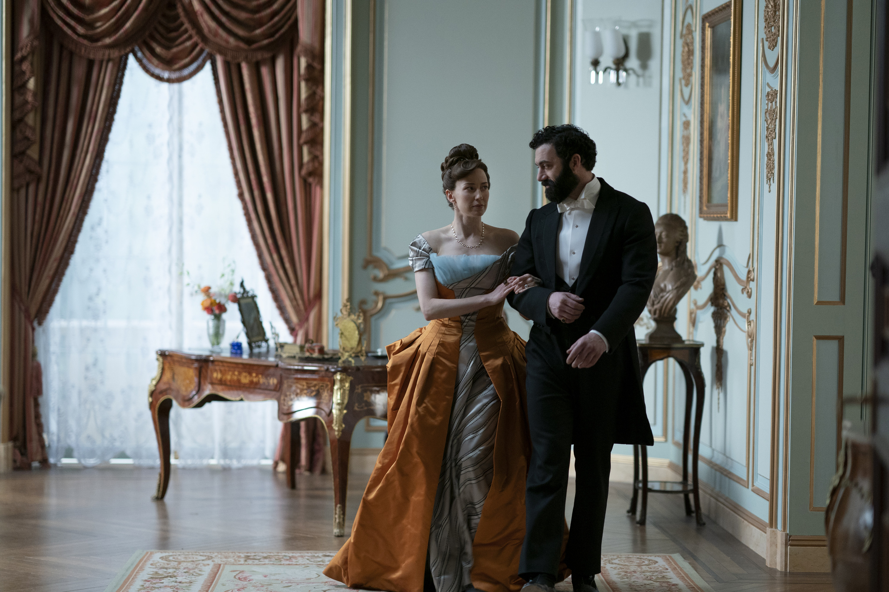 Carrie Coon and Morgan Spector as Bertha and George Russell.