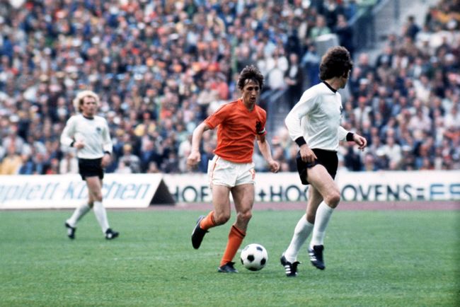 World Cup icons: Cruyff vs Beckenbauer – how great rivals became great ...