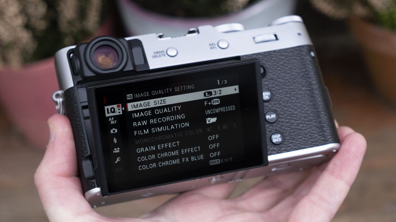 Fujifilm X100V