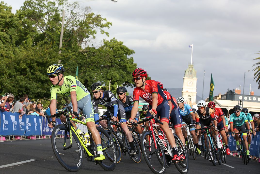 The men's field in the Australian criterium championships