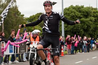 Sam Bewley (New Zealand) crosses the line first.