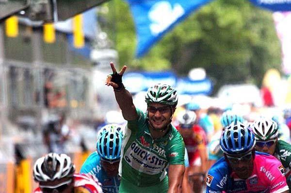 Boonen indicates his second win in this Tour to the public.