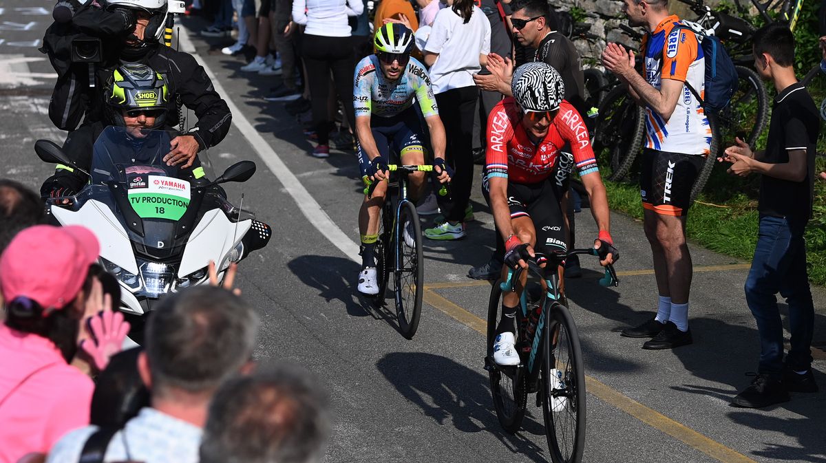 New Ekoi aero helmet spotted on the heads of Arkea Samsic | Cyclingnews