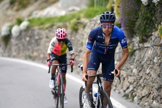Thibaut Pinot chased by Alex Cepeda on Crans-Montana