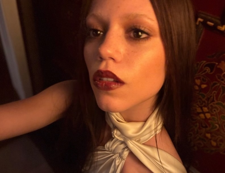 Jenna Ortega with bleached brows.