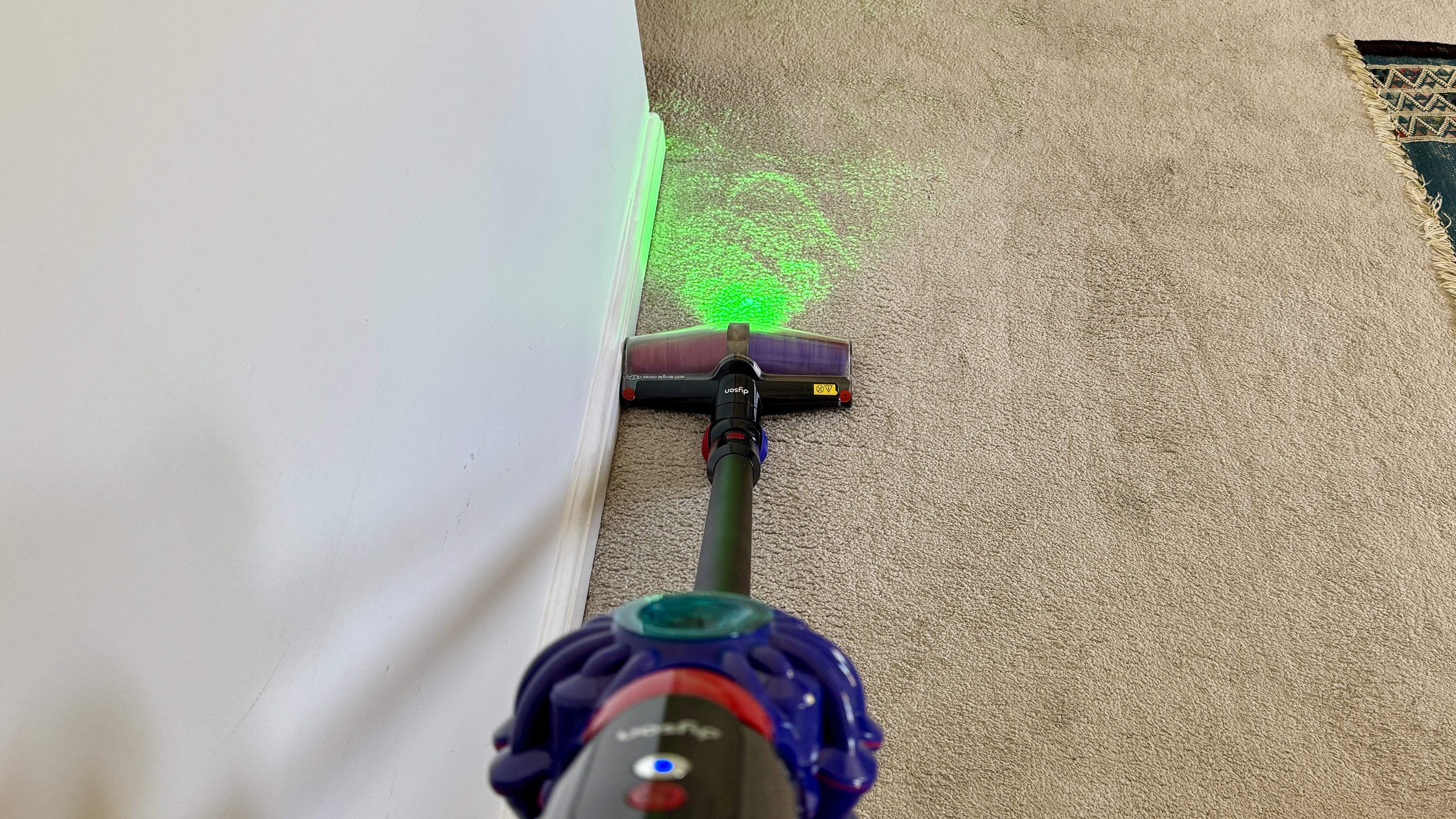 Dyson v10 Konical + Auto-empty Dok test and review