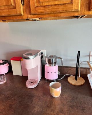 Kitchen appliances in Lexi's rental