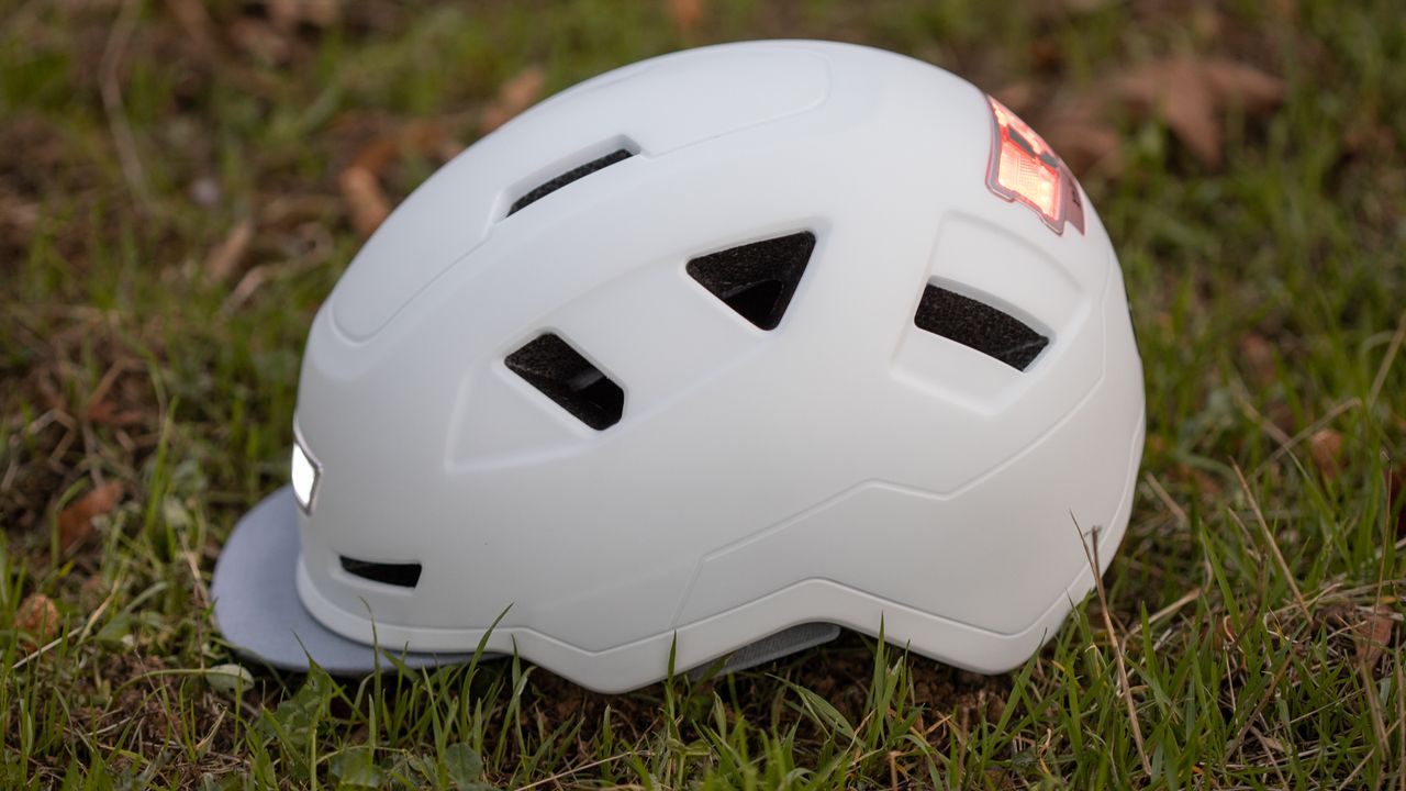 Xnito e-bike helmet side view