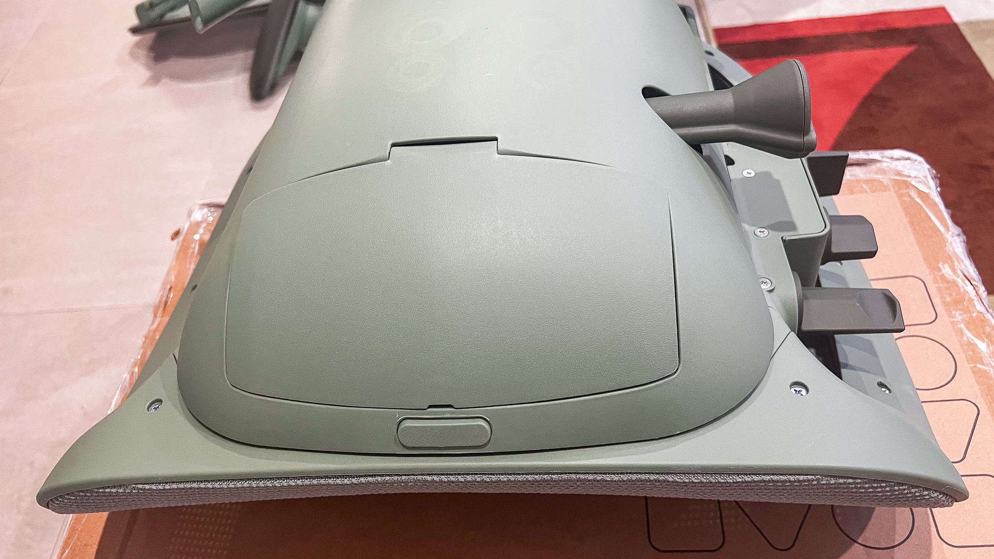 The closed hatch under the ErgoTune Vesby office chair seat pan
