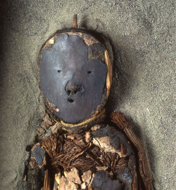 A so-called black mummy created by the ancient South American Chinchorro people. Mummies like these were made between 7,000 and 4,800 years ago. 