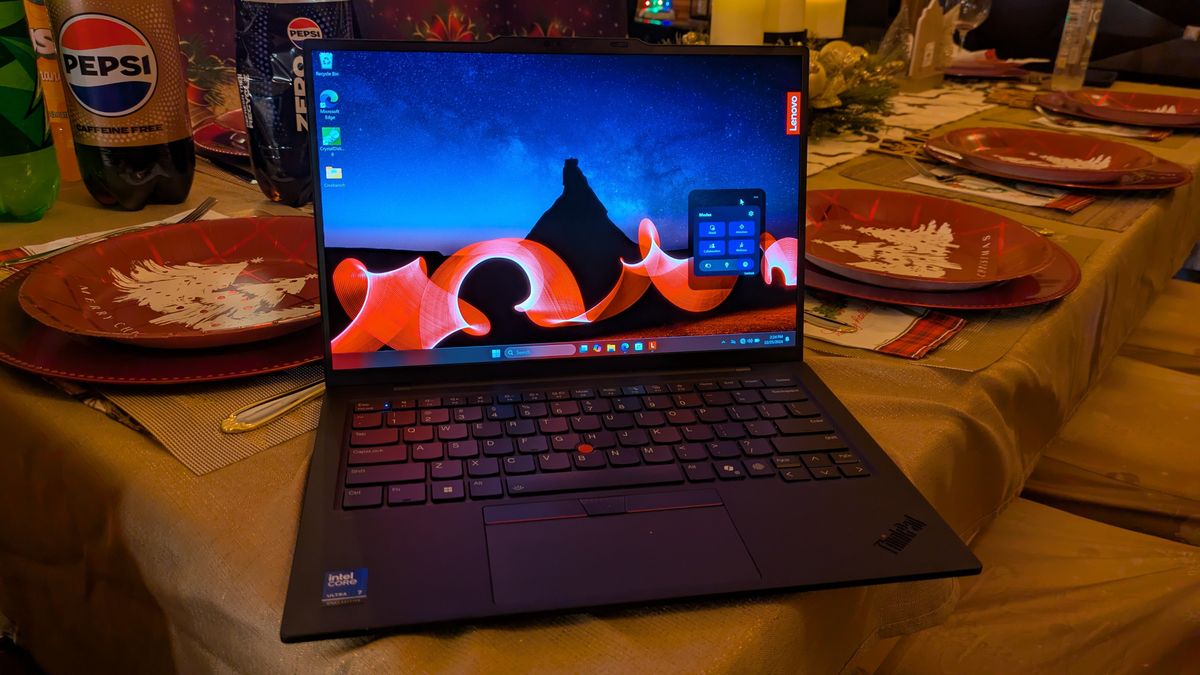 Lenovo ThinkPad X1 Carbon (Gen 13) Aura Edition Review: Lightest Carbon Yet