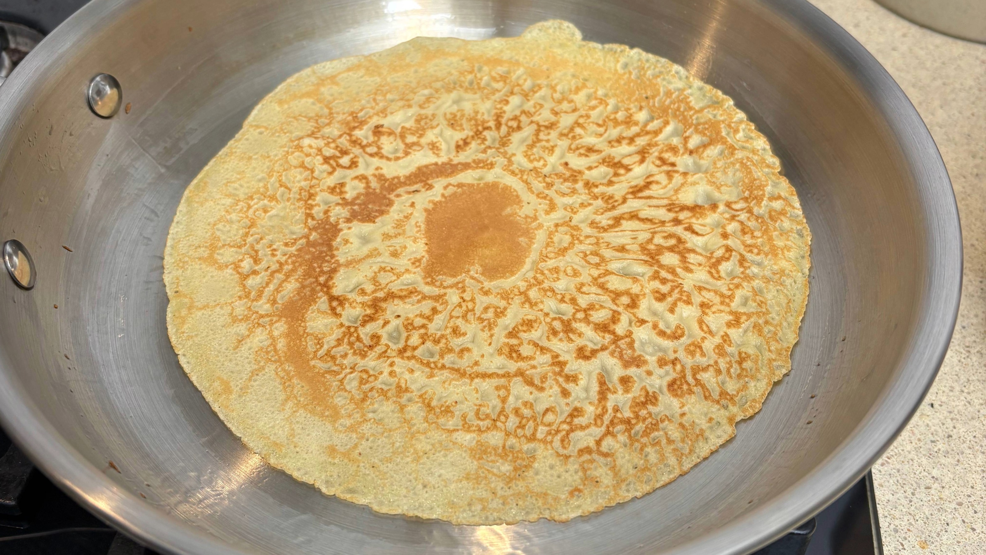 Testing the Le Creuset Stainless Steel Set with pancakes 