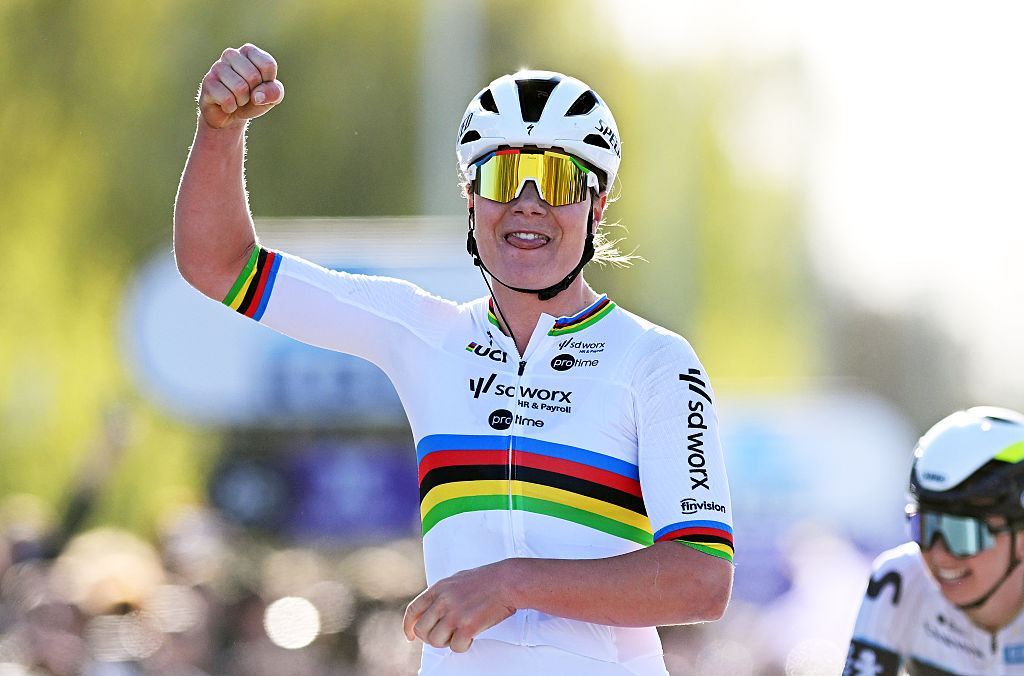 Tour of Flanders Women LIVE - Can Lotte Kopecky extend her winning record or will someone else take Belgium's most iconic race?