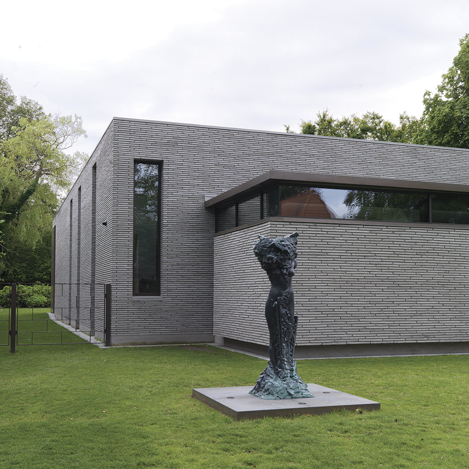 the architect's usual use of bright