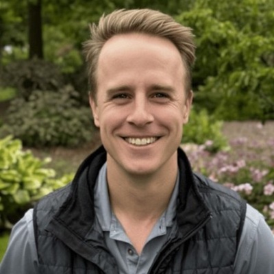 Justin Farrell headshot