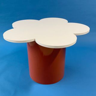 flowre shaped table from fleurotica