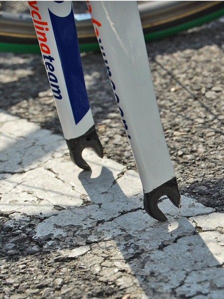 By comparison, the standard fork tips are virtually inline with the rest of the fork leg.