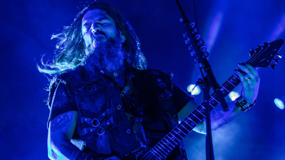 Machine Head's Robb Flynn and Architect's Josh Middleton demo Colin ...