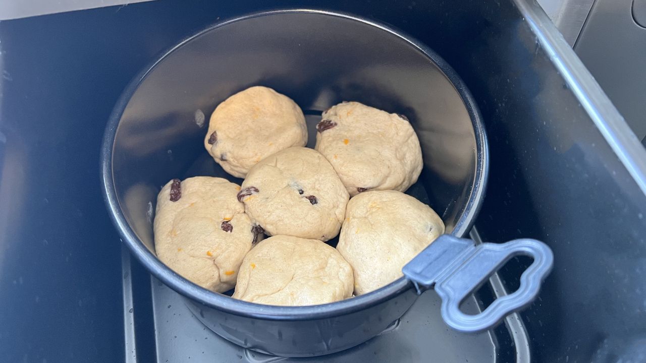 air fryer hot cross buns before proving