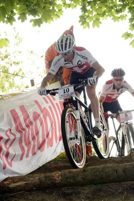 Florian Vogel leads Lukas Flueckiger (both Switzerland)
