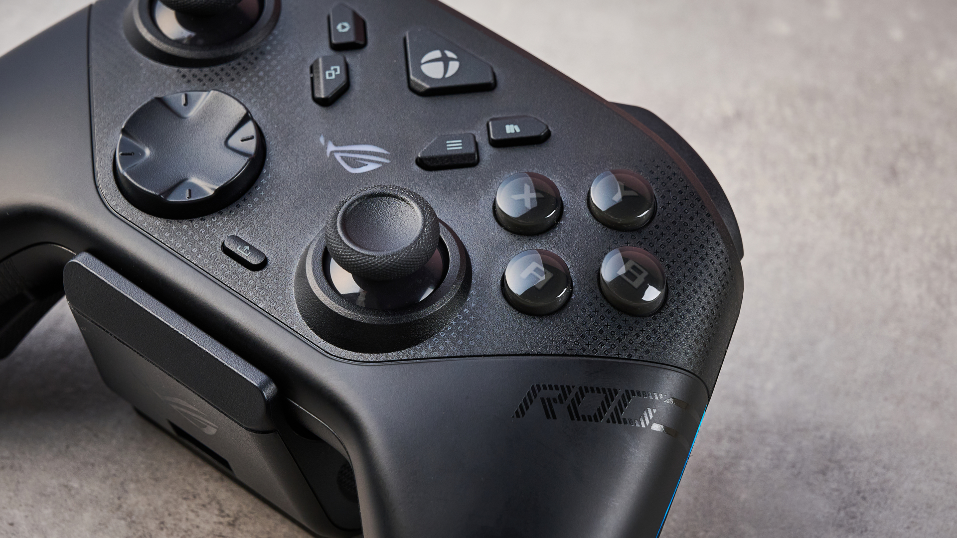 A closeup of the right side of the Asus ROG Raikiri II Xbox Wireless, showing its right thumbstick, D-pad and face buttons.
