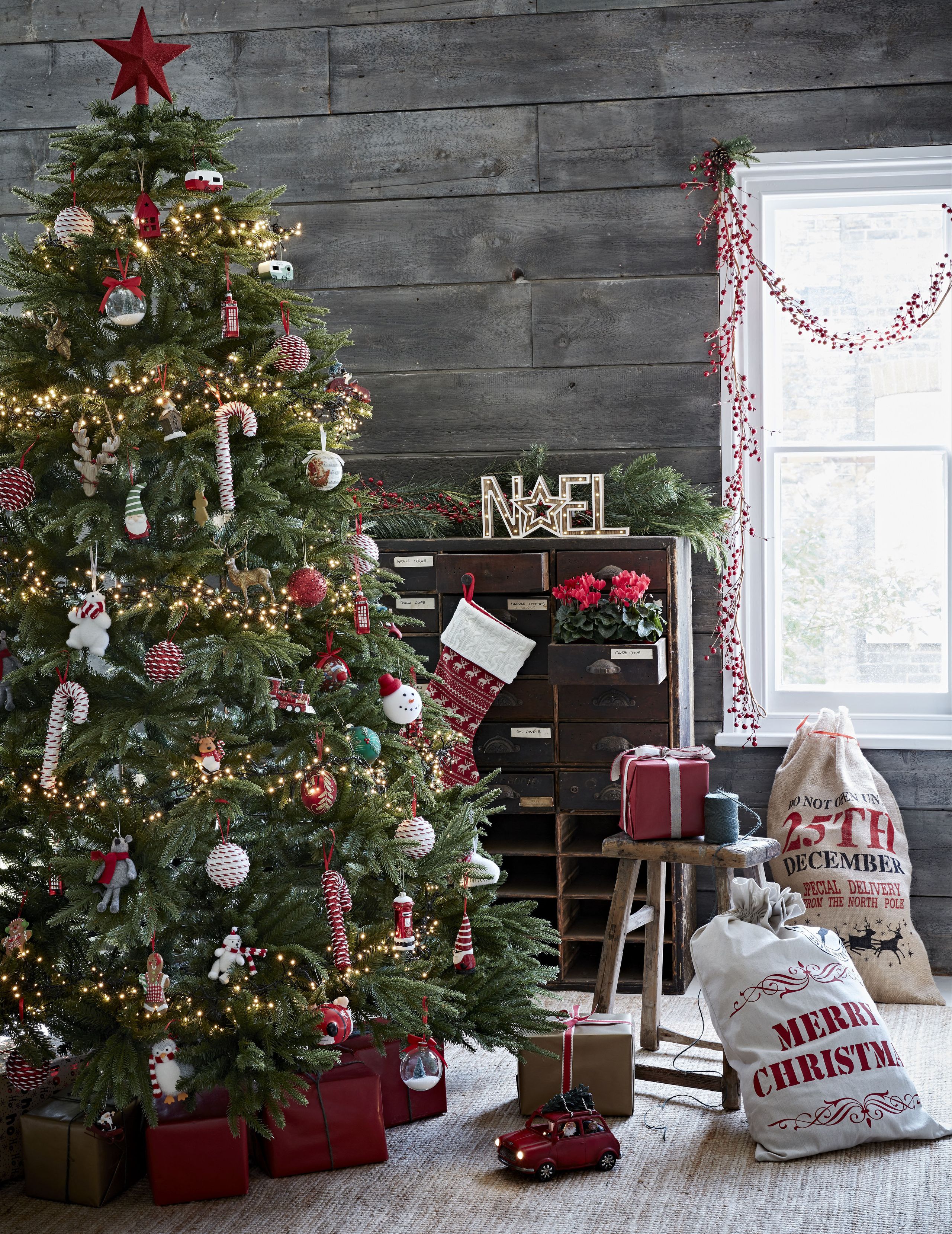 How to choose the best Christmas tree Real Homes