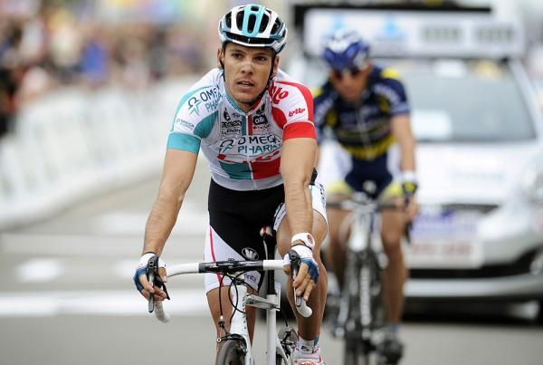 Philippe Gilbert (Omega Pharma-Lotto) tops Bj&ouml;rn Leukemans (Vacansoleil DCM)