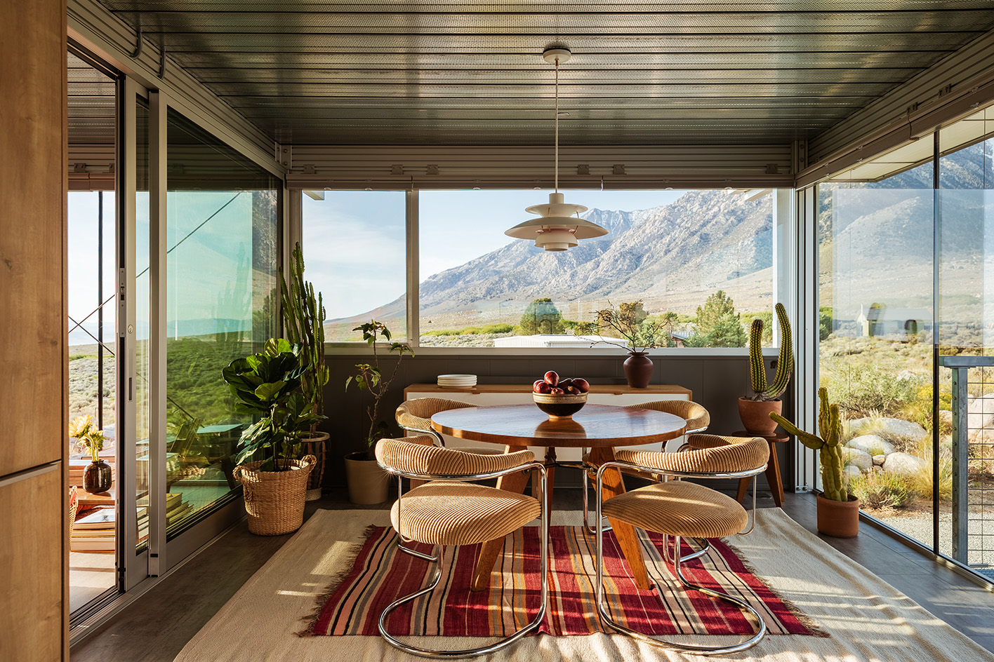 views of Linda Taalman house, a modernist prefab house in the california desert