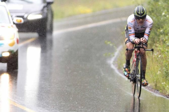 Serghei Tvetcov (Jelly Belly p/b Maxxis) in the rain