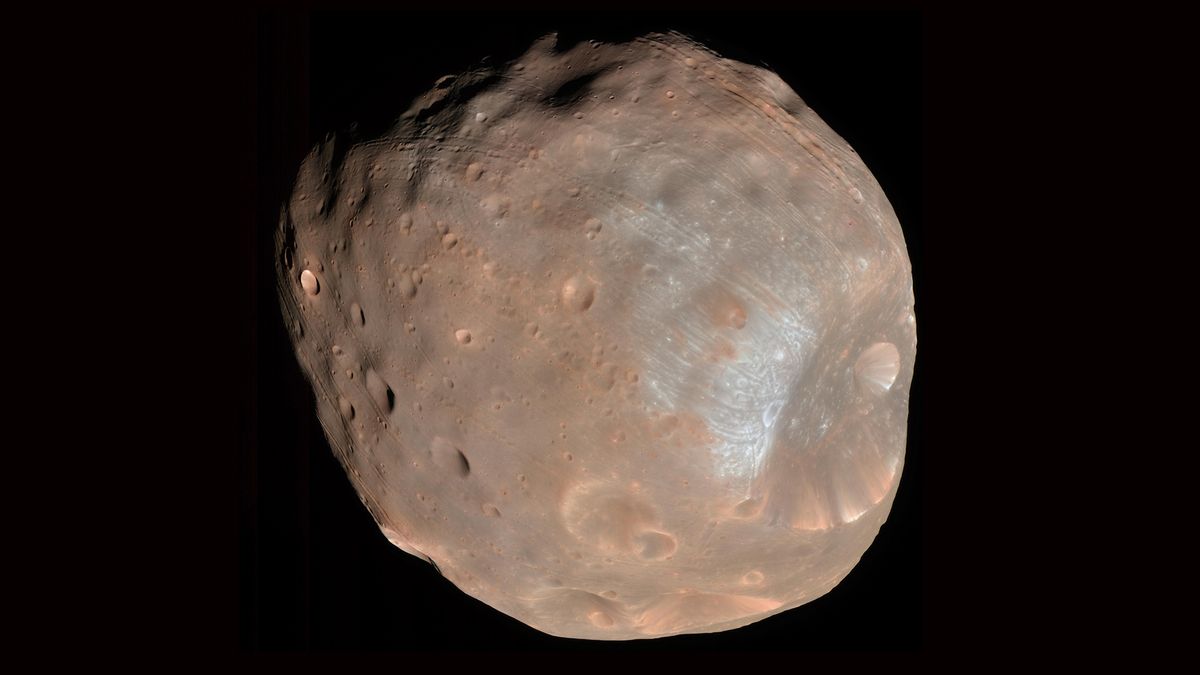 Indications about the atmosphere of Mars may lie on the surface of its moon Phobos